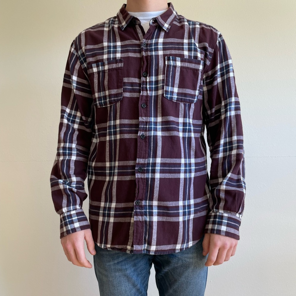 Quiksilver XL Red flannel with blue/white accents